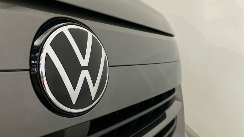 Volkswagen Transporter T32 Swb Electric 160kW 65kWh Commerce Pro Van Auto